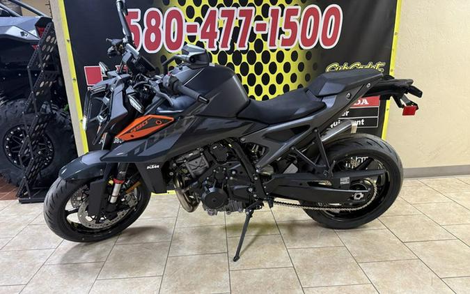 2024 KTM Duke 990