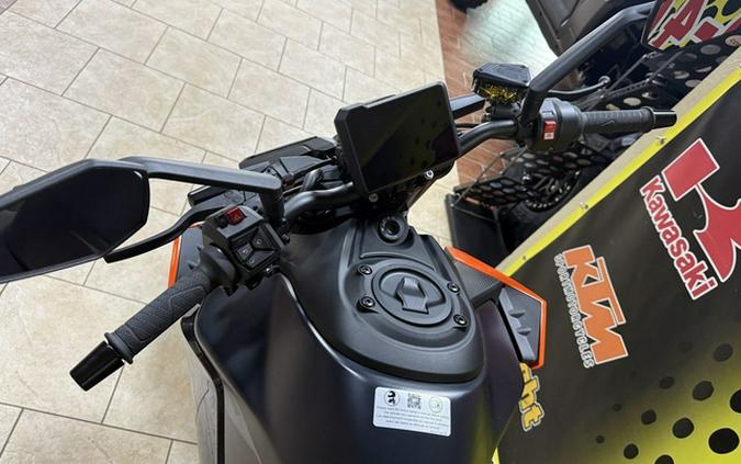 2024 KTM Duke 990