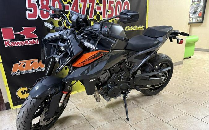 2024 KTM Duke 990