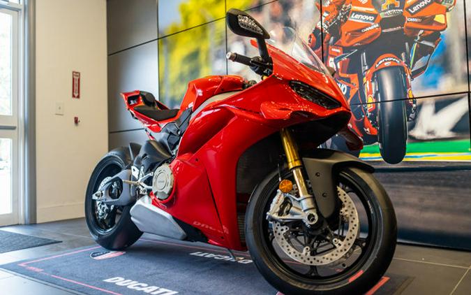 2025 Ducati PANIGALE V4S
