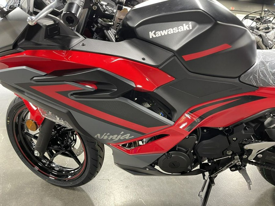 2024 Kawasaki Ninja® 500 ABS Passion Red/Metallic Flat Spark Black