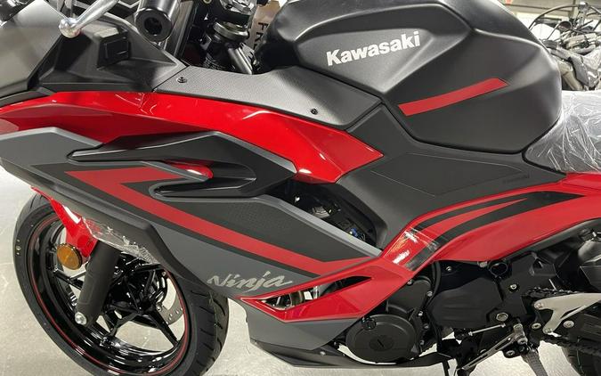 2024 Kawasaki Ninja® 500 ABS Passion Red/Metallic Flat Spark Black