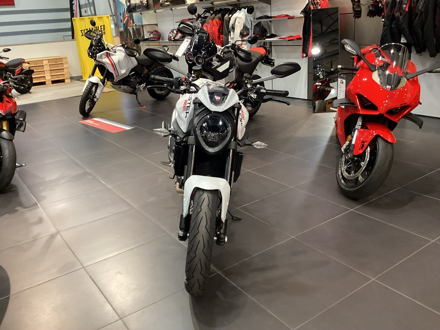 2024 Ducati Monster Plus