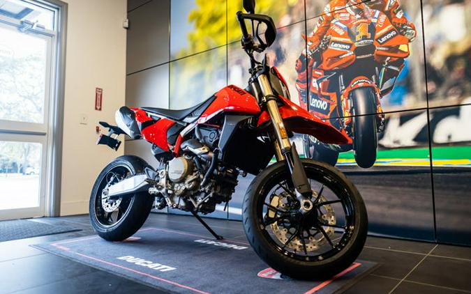 2025 Ducati HYPERMOTARD 698