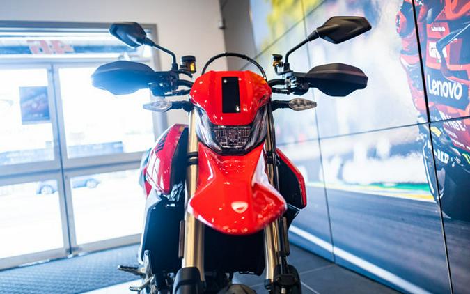 2025 Ducati HYPERMOTARD 698
