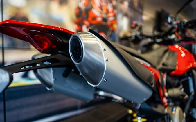 2025 Ducati HYPERMOTARD 698