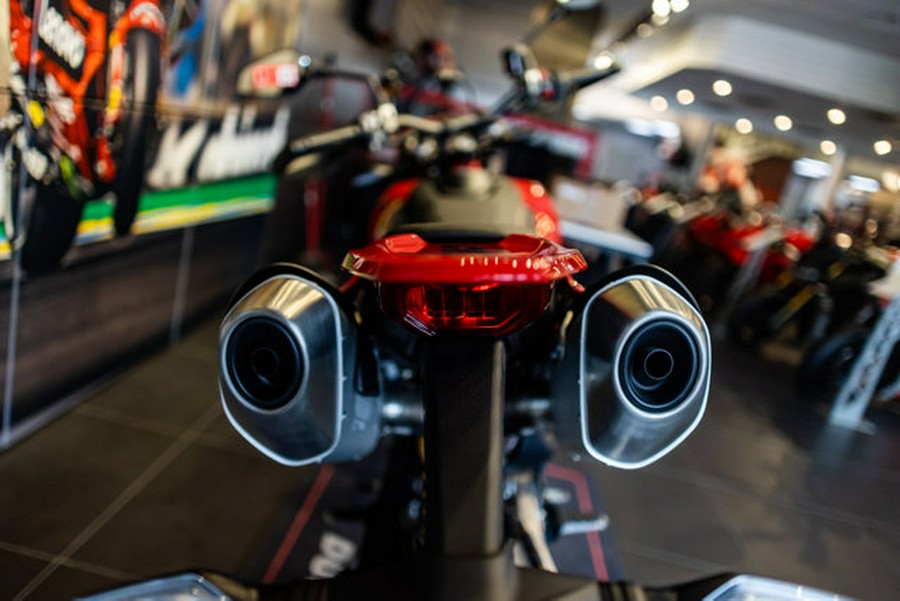 2025 Ducati HYPERMOTARD 698