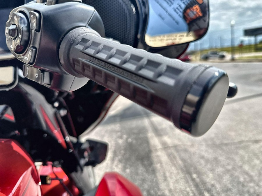 2026 Harley-Davidson® Street Glide 3 Limited Brilliant Red Black Trim