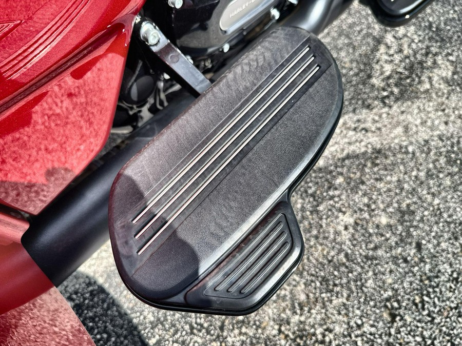 2026 Harley-Davidson® Street Glide 3 Limited Brilliant Red Black Trim