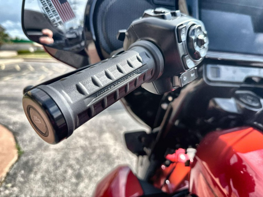 2026 Harley-Davidson® Street Glide 3 Limited Brilliant Red Black Trim