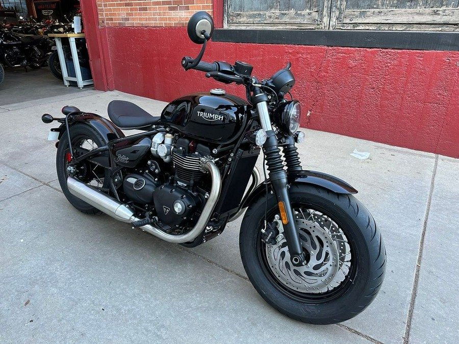 2024 Triumph Bonneville Bobber Jet Black