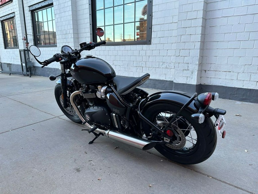 2024 Triumph Bonneville Bobber Jet Black