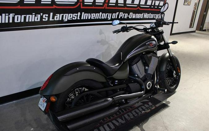 2015 Victory Motorcycles® Gunner™ Suede Green Metallic with Black