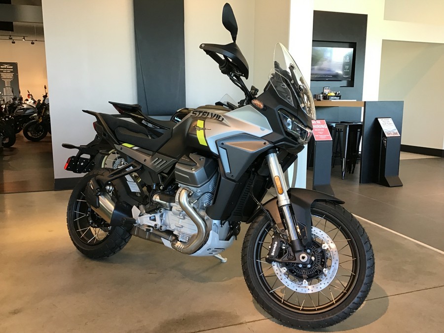 2024 Moto Guzzi Stelvio