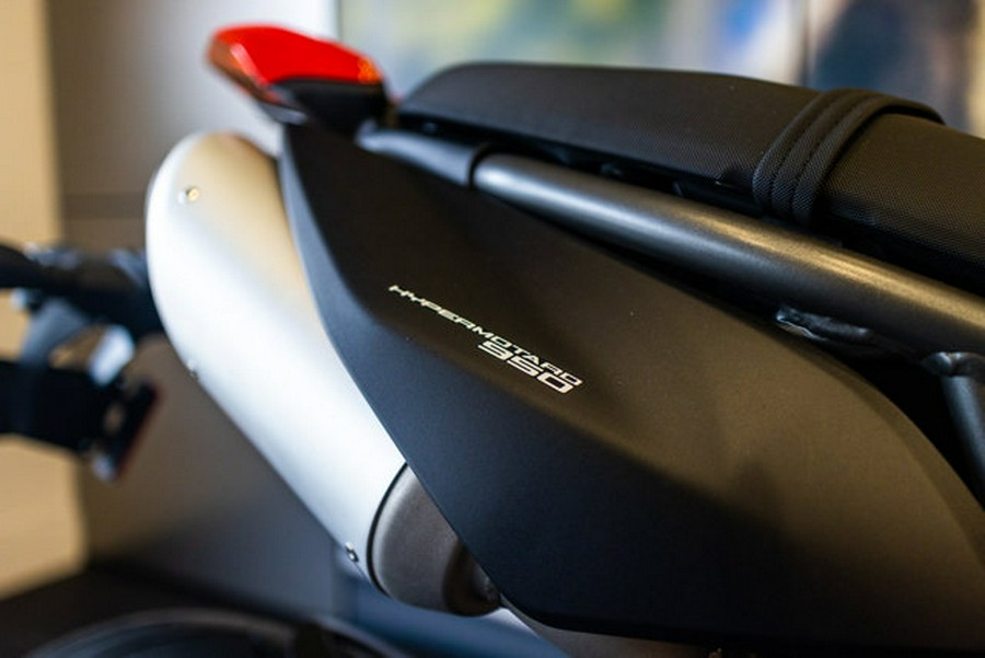 2025 Ducati HYPERMOTARD 950