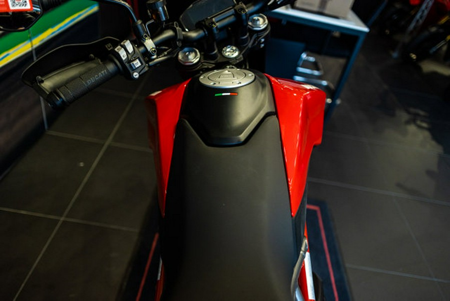 2025 Ducati HYPERMOTARD 950