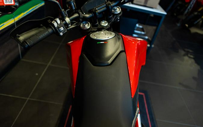 2025 Ducati HYPERMOTARD 950
