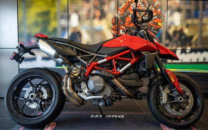 2025 Ducati HYPERMOTARD 950