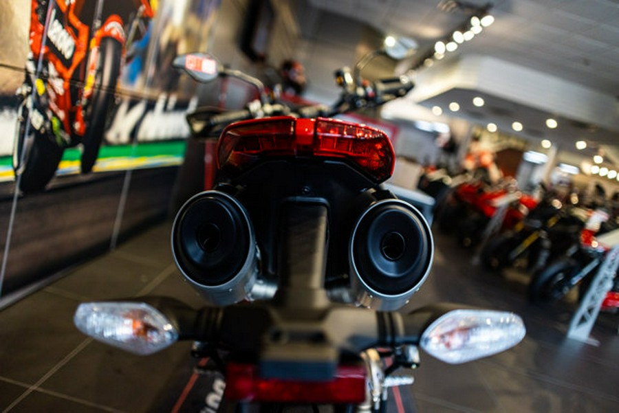 2025 Ducati HYPERMOTARD 950