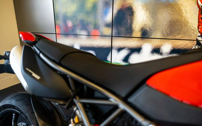 2025 Ducati HYPERMOTARD 950