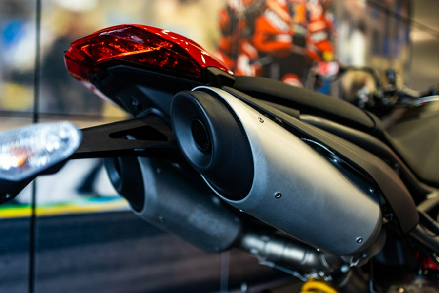 2025 Ducati HYPERMOTARD 950