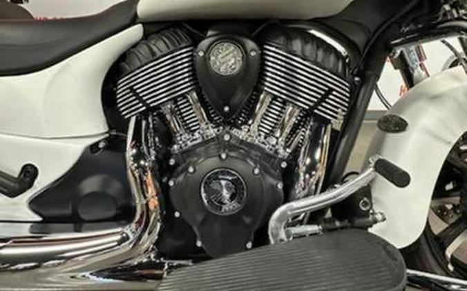 2020 Indian Motorcycle® Roadmaster® Dark Horse® White Smoke