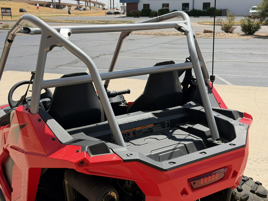 2026 POLARIS RZR 200 EFI INDY RED