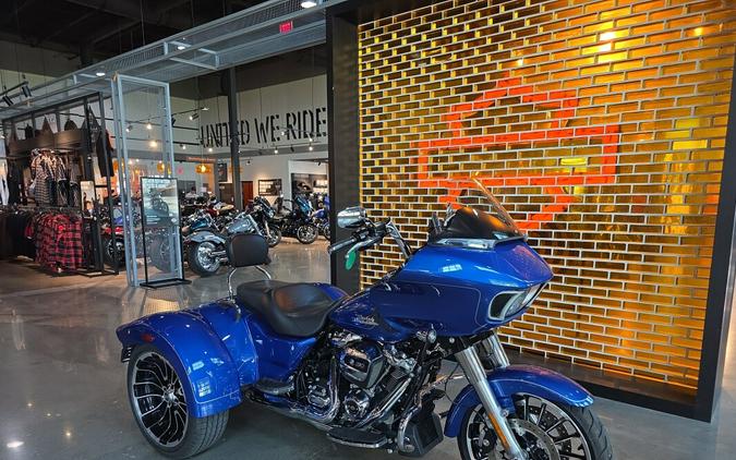 FLTRT 2025 Road Glide® 3