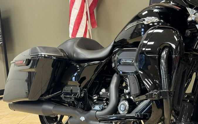 2015 Harley-Davidson Street Glide® CVOT Street Glide®