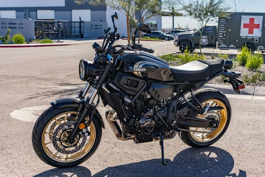 2025 Yamaha XSR 700