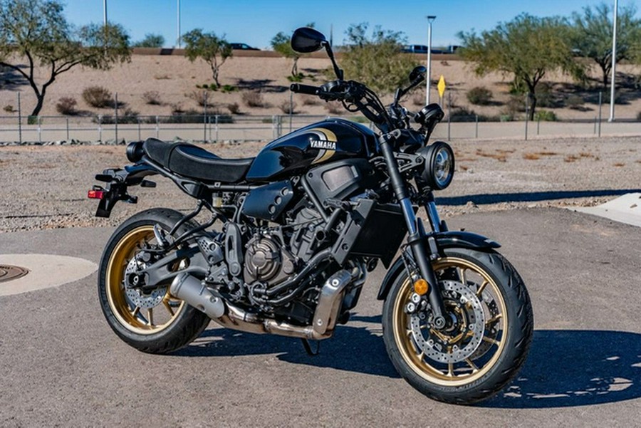 2025 Yamaha XSR 700