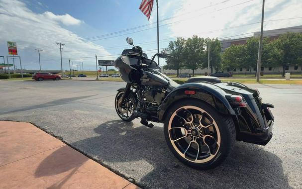 2026 Harley-Davidson® Road Glide 3 Vivid Black - Black Finish