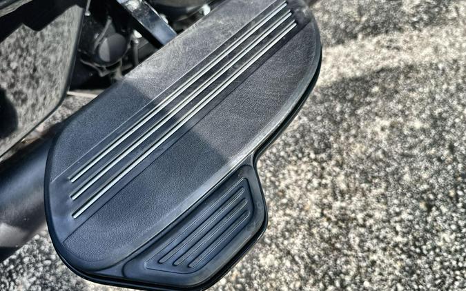 2026 Harley-Davidson® Road Glide 3 Vivid Black - Black Finish