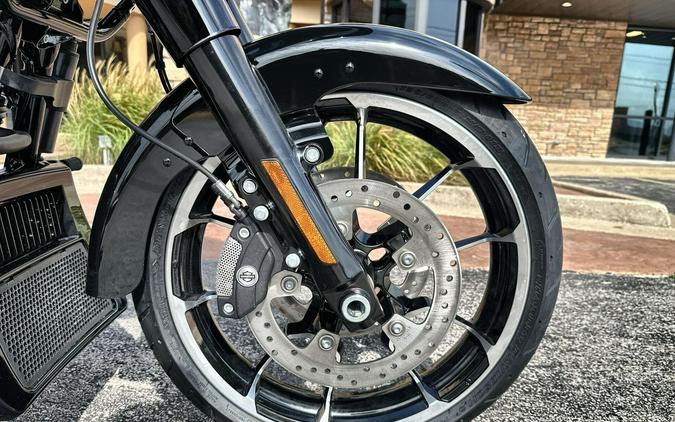 2026 Harley-Davidson® Road Glide 3 Vivid Black - Black Finish