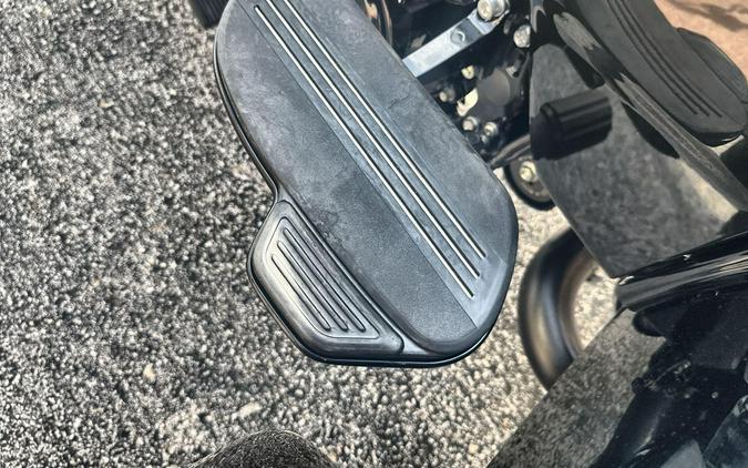 2026 Harley-Davidson® Road Glide 3 Vivid Black - Black Finish