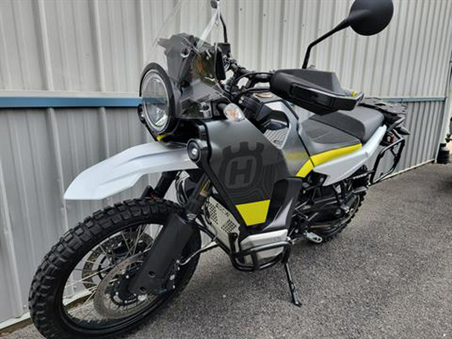 2022 Husqvarna Norden 901