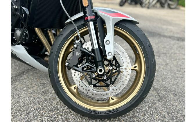 2026 Trident 800 - Triumph