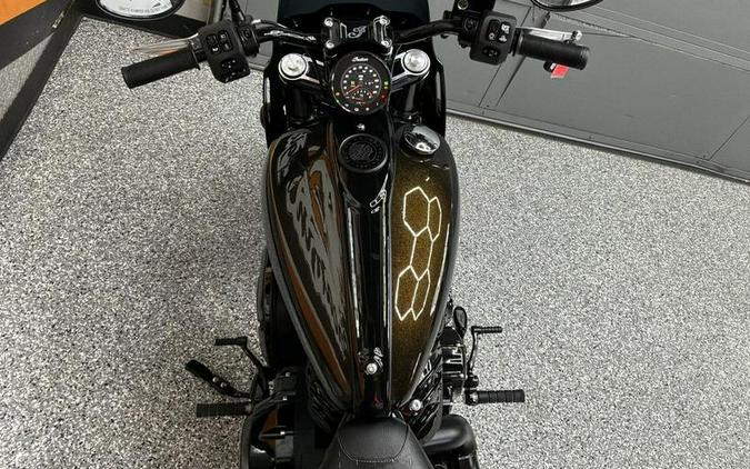 2024 Indian Motorcycle® Sport Chief Icon Smoky Quartz Metallic Pearl
