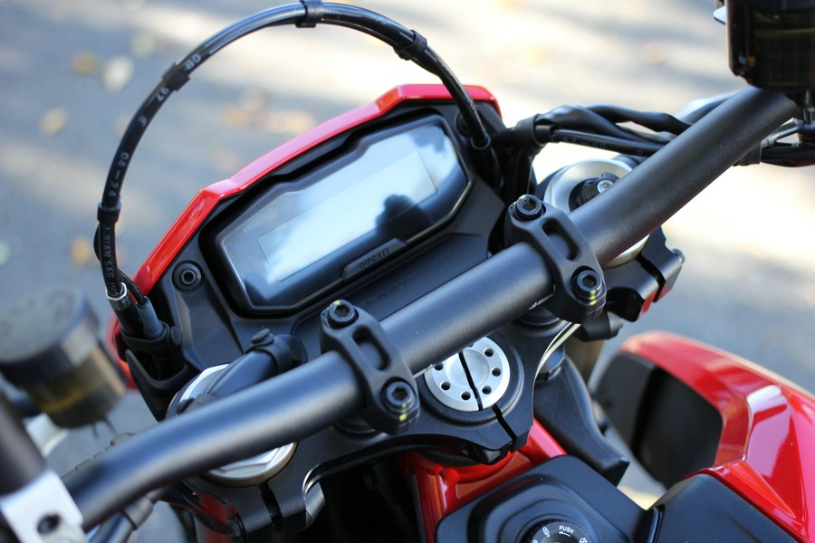 2025 Ducati Hypermotard 698