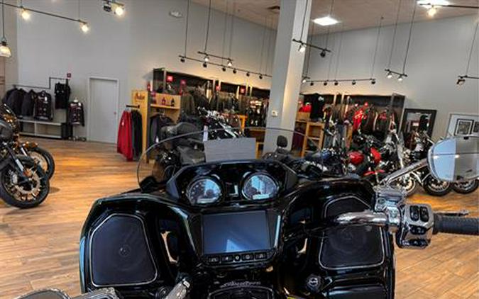 2025 Indian Motorcycle Challenger® Limited 112 with PowerBand Audio Package
