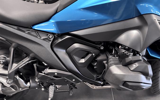 2026 BMW R1300R