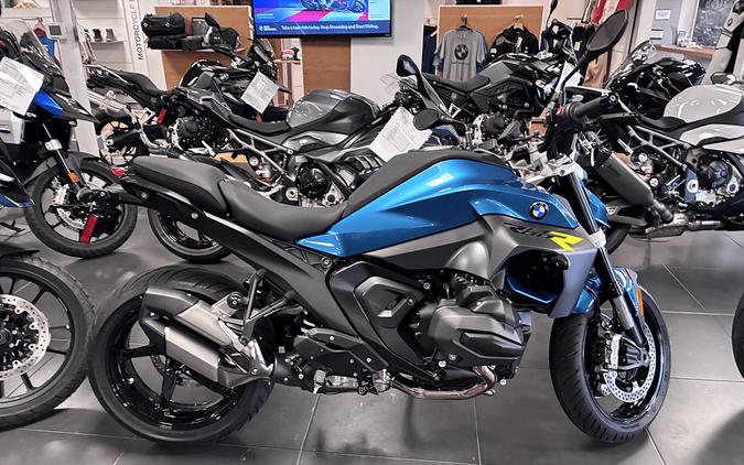 2026 BMW R1300R