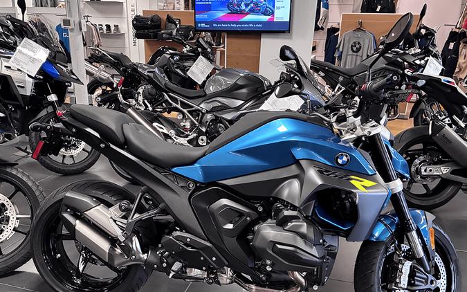2026 BMW R1300R