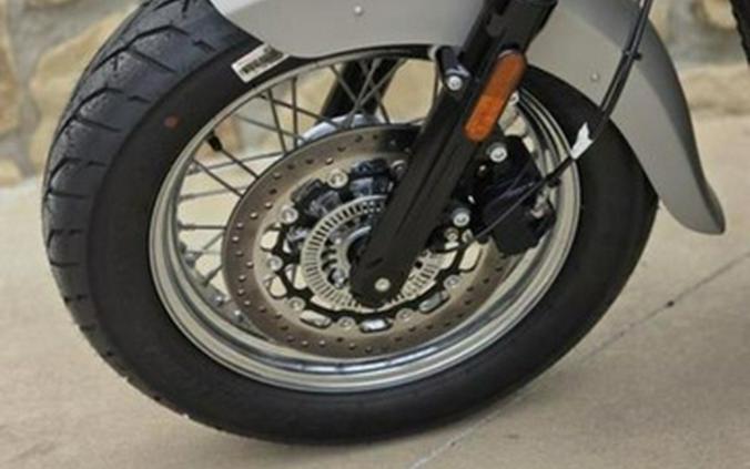 2025 Indian Scout Classic Limited Silver Quartz Smoke