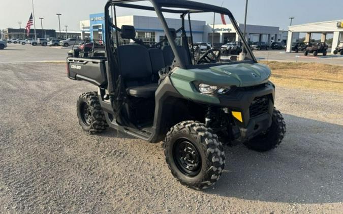 2025 Can-Am Defender HD7