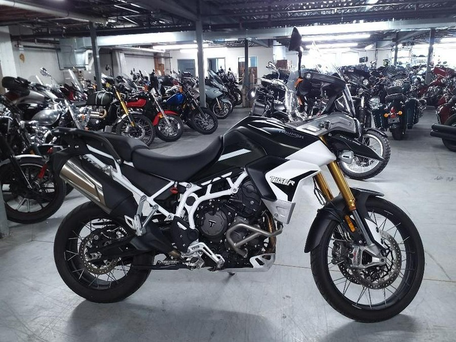 2022 Triumph Tiger 900 GT Sapphire Black