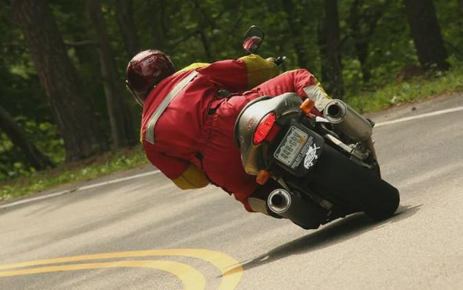 2002 SUZUKI GSX1300R - F101813