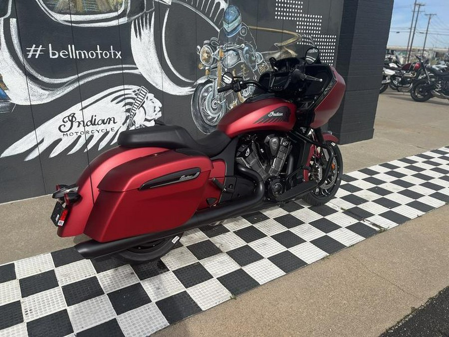 2024 Indian Motorcycle® Challenger® Dark Horse® w/PowerBand Audio Pkg Sunset Red Smoke