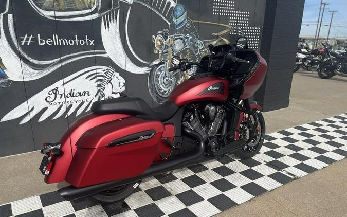 2024 Indian Motorcycle® Challenger® Dark Horse® w/PowerBand Audio Pkg Sunset Red Smoke