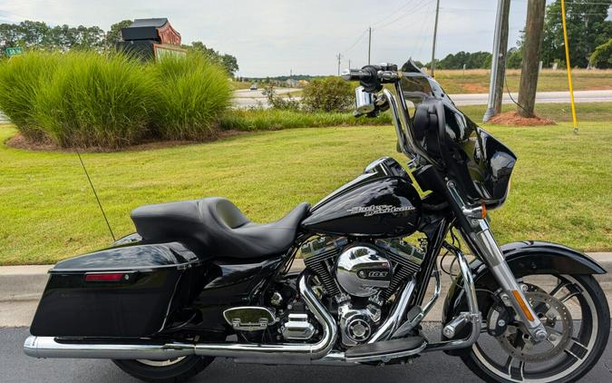 2016 Harley-Davidson Street Glide Special Vivid Black